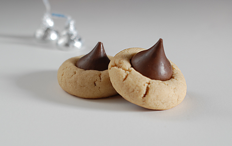 peanut butter blossoms with kisses