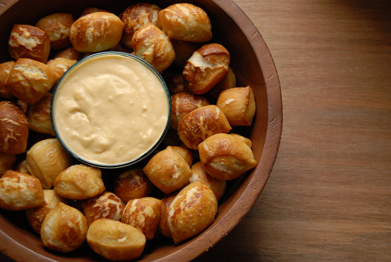 Pretzel Bites With Beer Cheese Dip Eat Knit And Diy