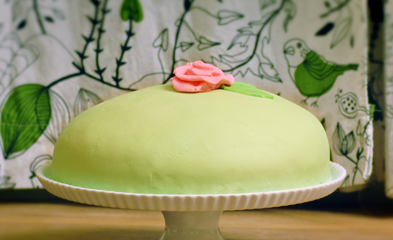 Daring Bakers’ challenge: the prinsesstarta cake