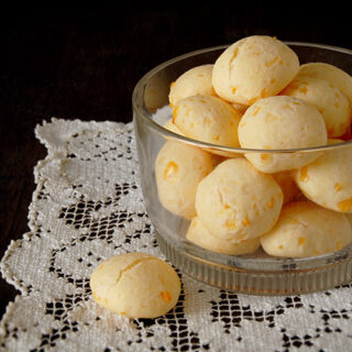 pao de queijo